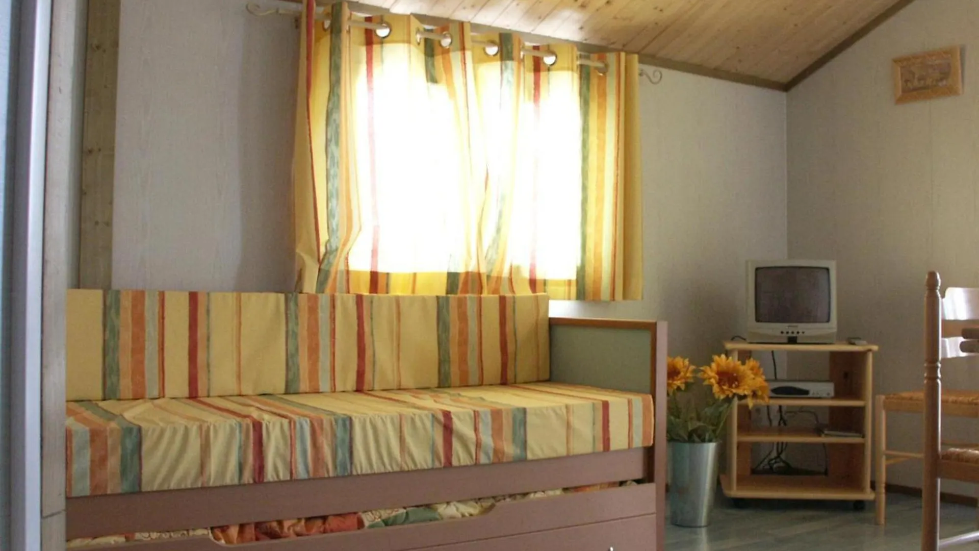 Chalet Familial Avec Piscine Et Animaux, 5 Pers., Terrasse Couverte, Proche De Montlucon Et Gannat - Fr-1-489-314 Echassieres