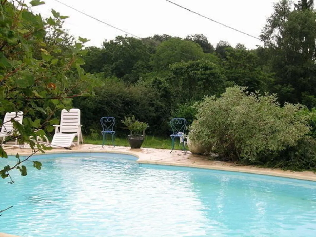 Holiday home Chalet Familial Avec Piscine Et Animaux, 5 Pers., Terrasse Couverte, Proche De Montlucon Et Gannat - Fr-1-489-314 Echassieres France