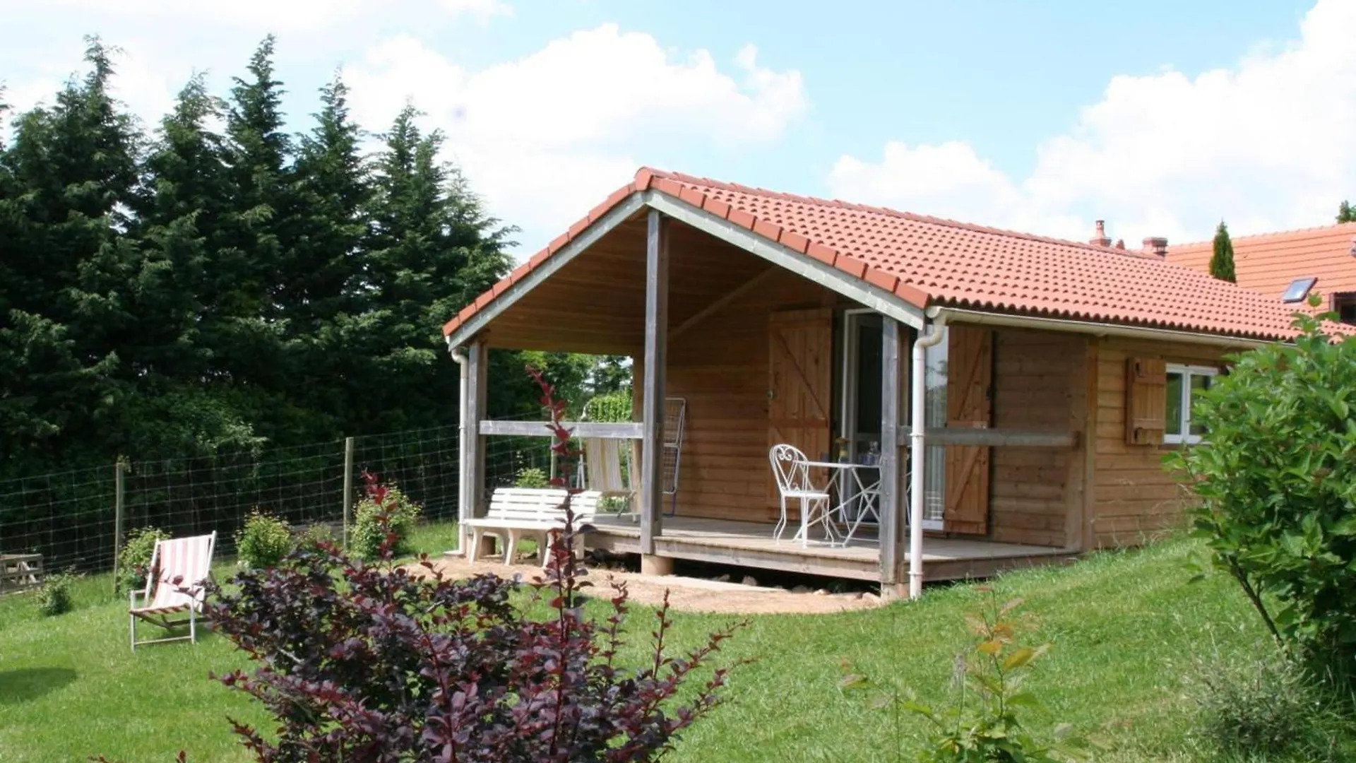 Holiday home Chalet Familial Avec Piscine Et Animaux, 5 Pers., Terrasse Couverte, Proche De Montlucon Et Gannat - Fr-1-489-314 Echassieres